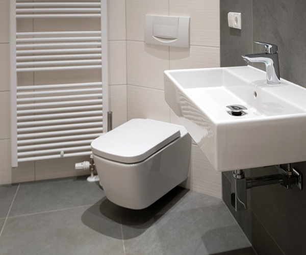 Badezimmerrenovation, Sanitäre Anlagen und Installationen, Heizungen